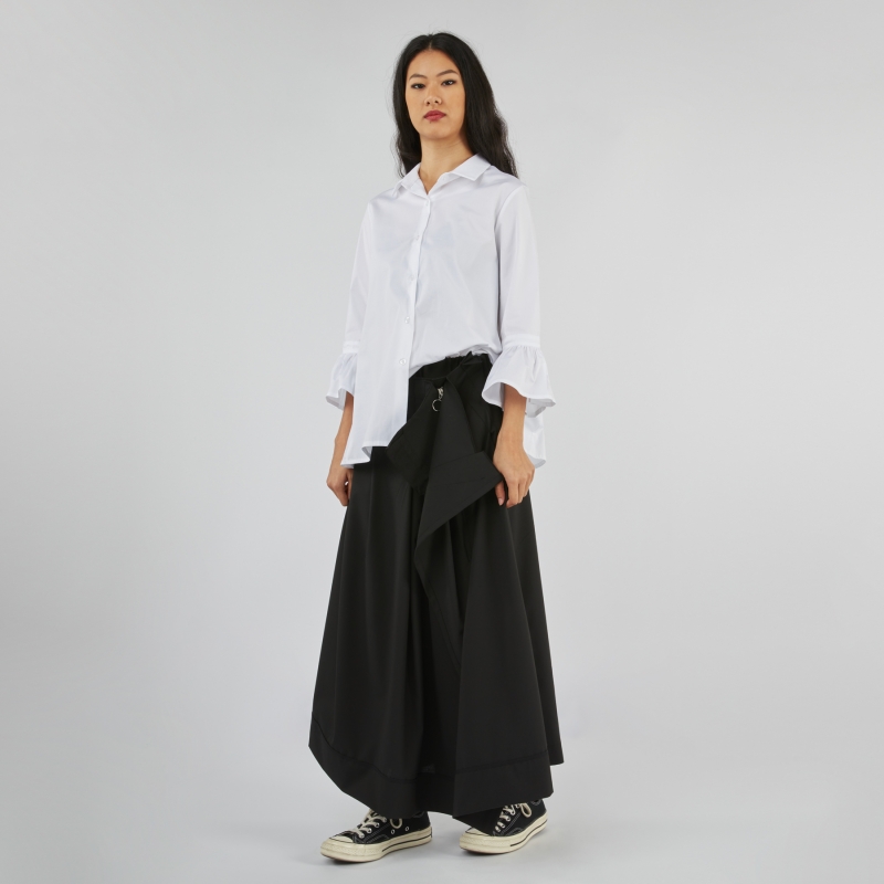 TROUSERS WITH SKIRT-EFFECT...