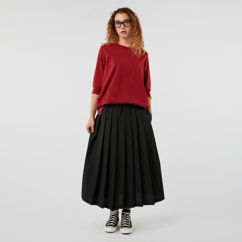 LONG PLEATED SKIRT