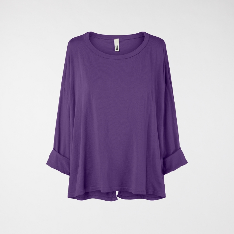 MAGLIETTA CON CUT-OUT SUL...