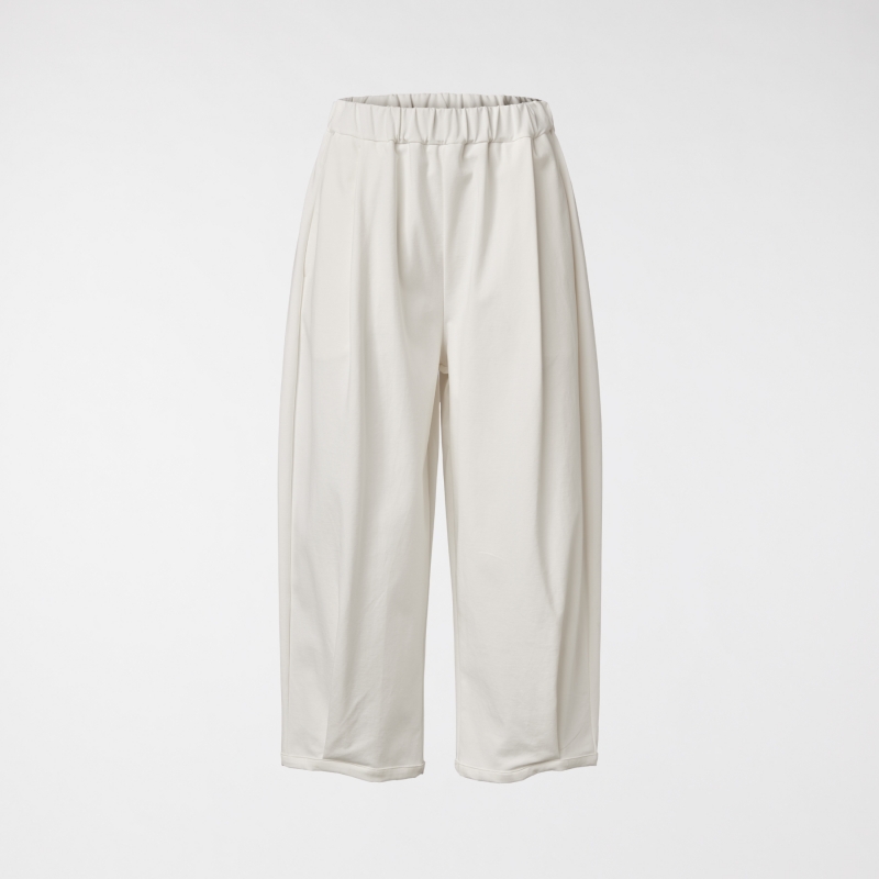 WIDE TROUSERS WITH PLEAT ON...