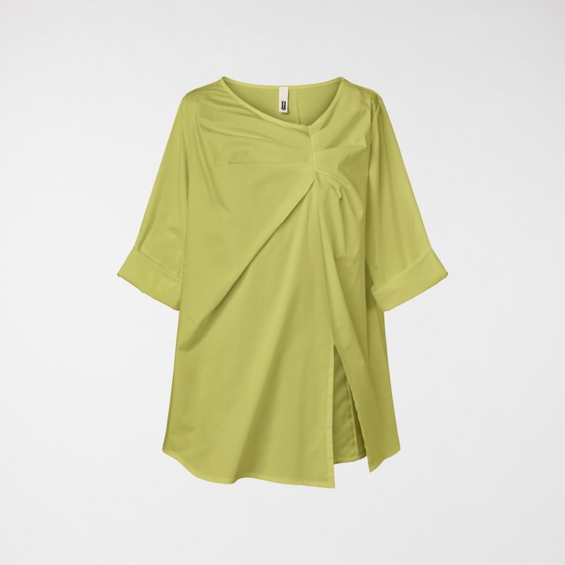 BLOUSE WITH PINCE DETAIL