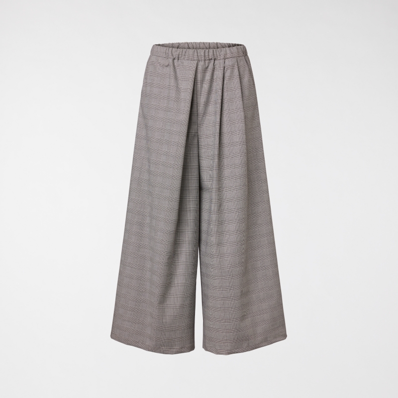 TROUSERS WITH FRONTAL PLEAT...