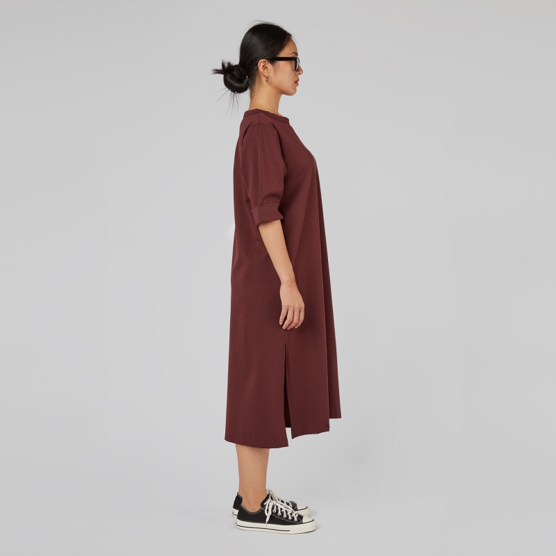 LONG DRESS WITH SIDE SPLITS IN MILAN STITCH FABRIC