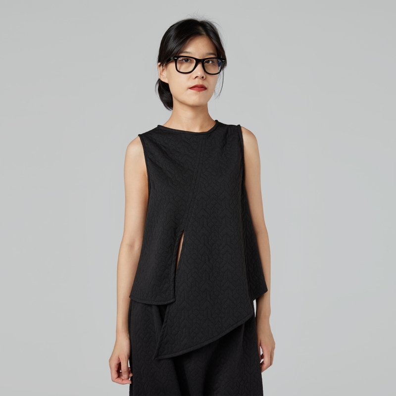 TOP IN EMBOSSED FABRIC