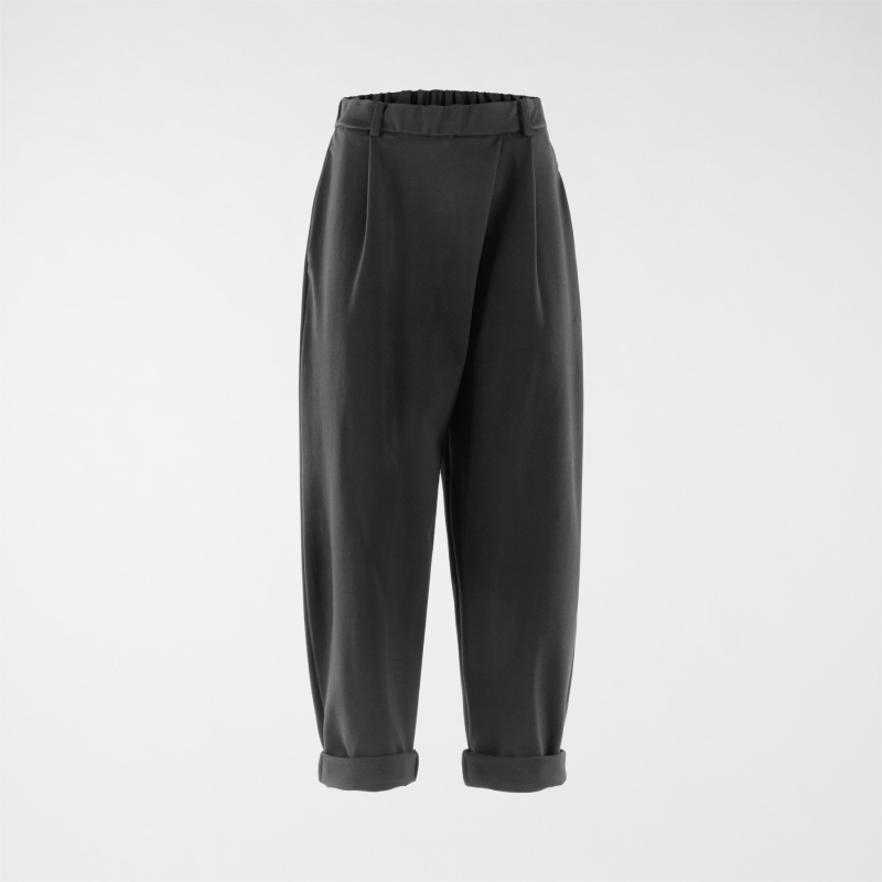 BAGGY PANTS WITH PLEATS AT...