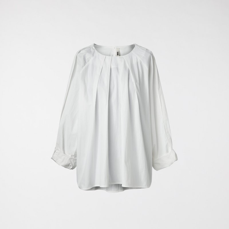 BLOUSE WITH PLEATS ON THE...
