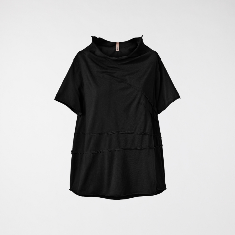 T-SHIRT WITH EXTERNAL SEAMS