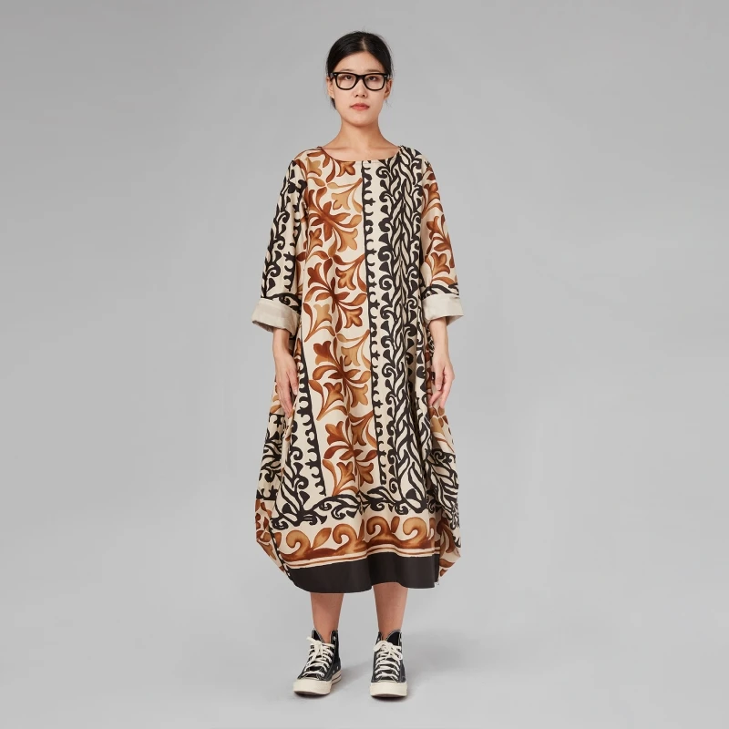 EGG-SHAPED DRESS WITH MOTIF