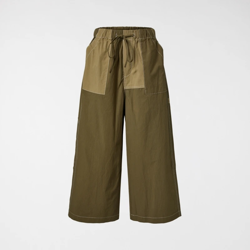 PANTALONES CON PARCHES...