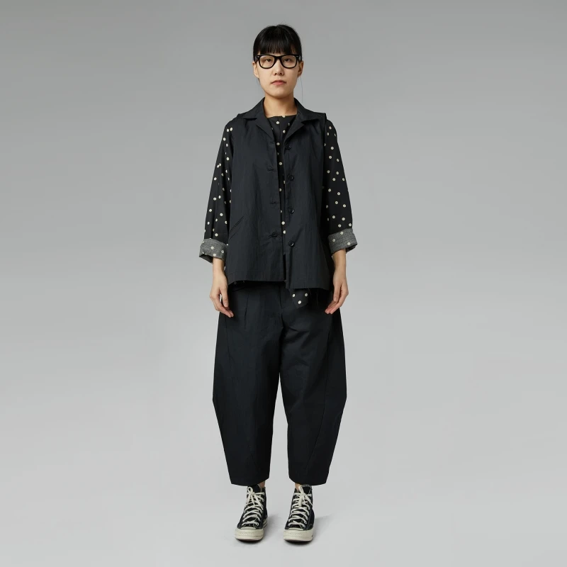 VEST WITH BUTTONS BLACK