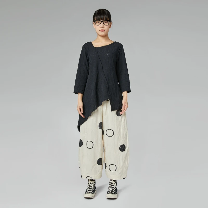 ASYMMETRIC THREAD SWEATER...