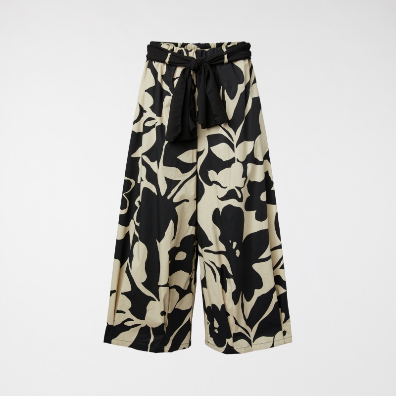 PANTALONES CON FLORES GRANDES