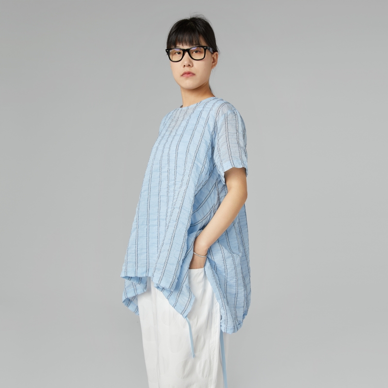 BLUSA SEMITRASPARENTE A...