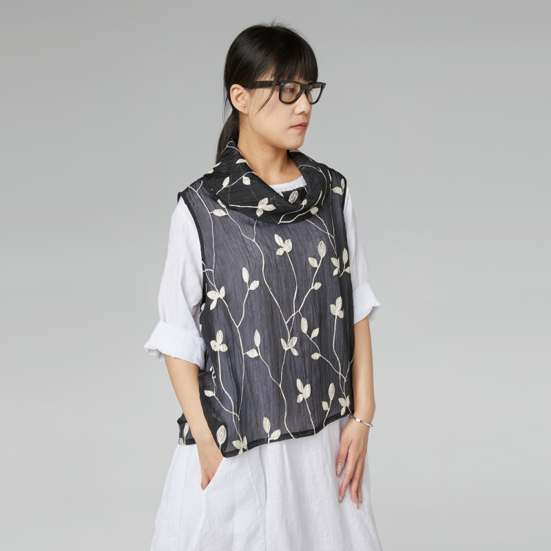 TRANSPARENT TOP WITH CREAM...