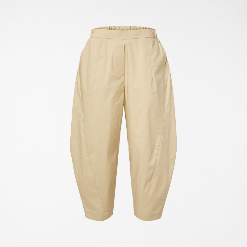 TROUSERS TIGHTEN AT THE...