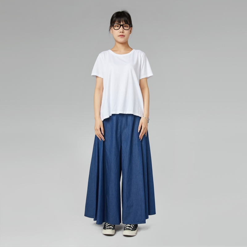 PANTALONI SVASATI IN DENIM