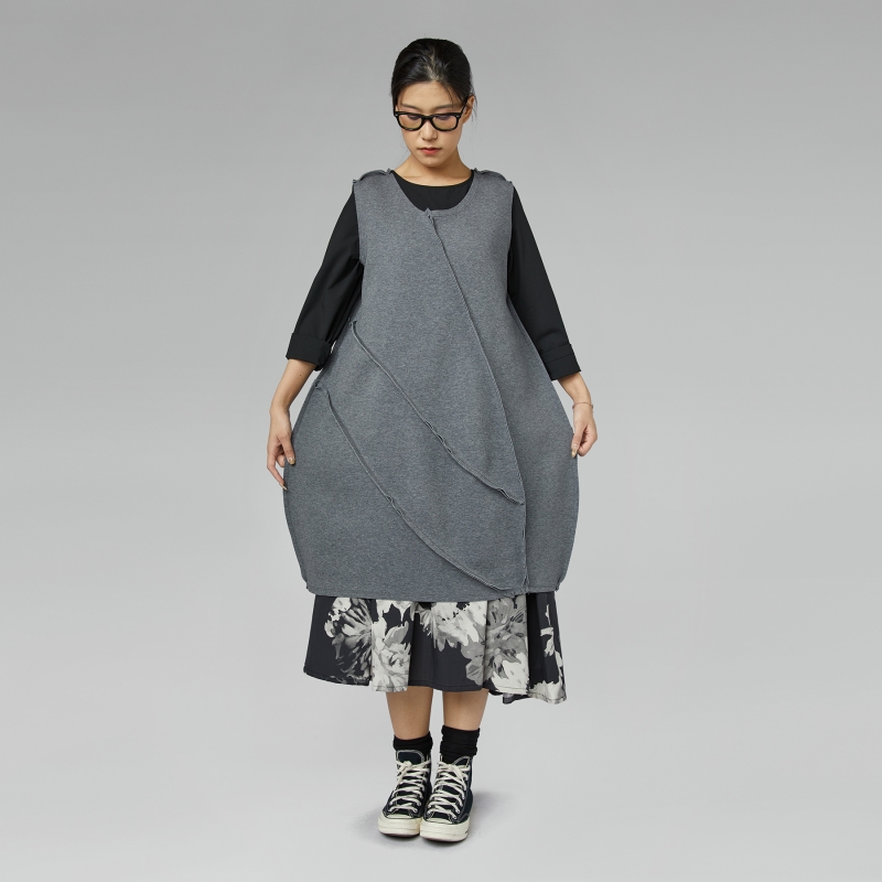 ROBE BALLON AVEC COUTURES...