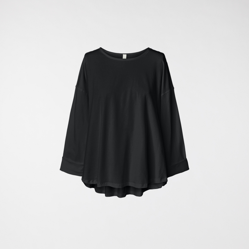 T-SHIRT WITH PLEATS ON THE...