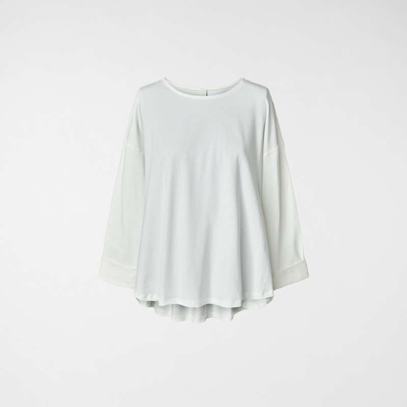 T-SHIRT WITH PLEATS ON THE...
