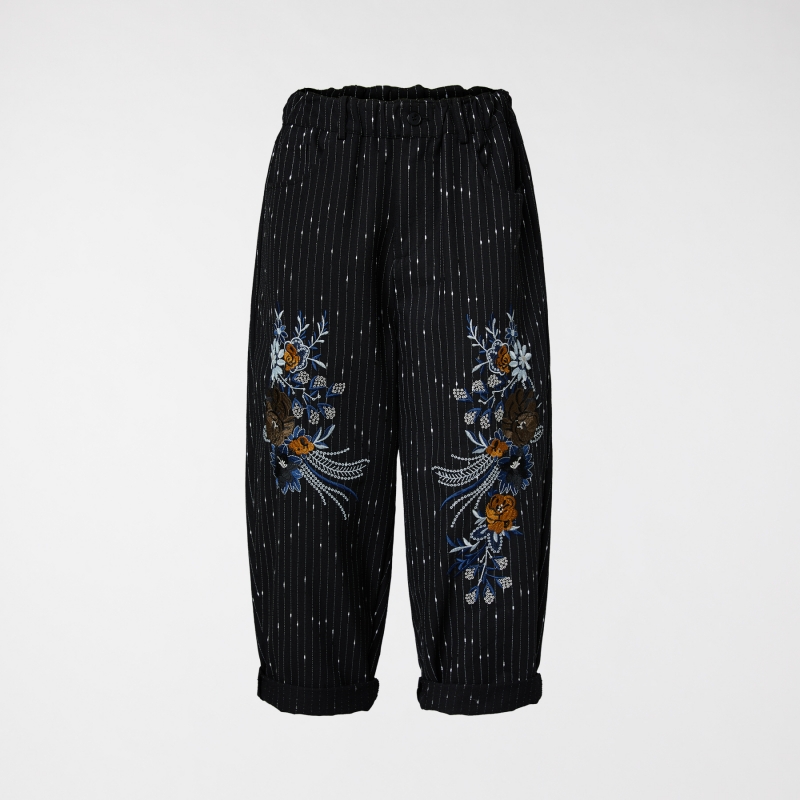 PANTALONI CON RICAMO FLOREALE