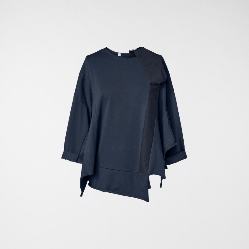 BLUSA CON DETTAGLI IN...