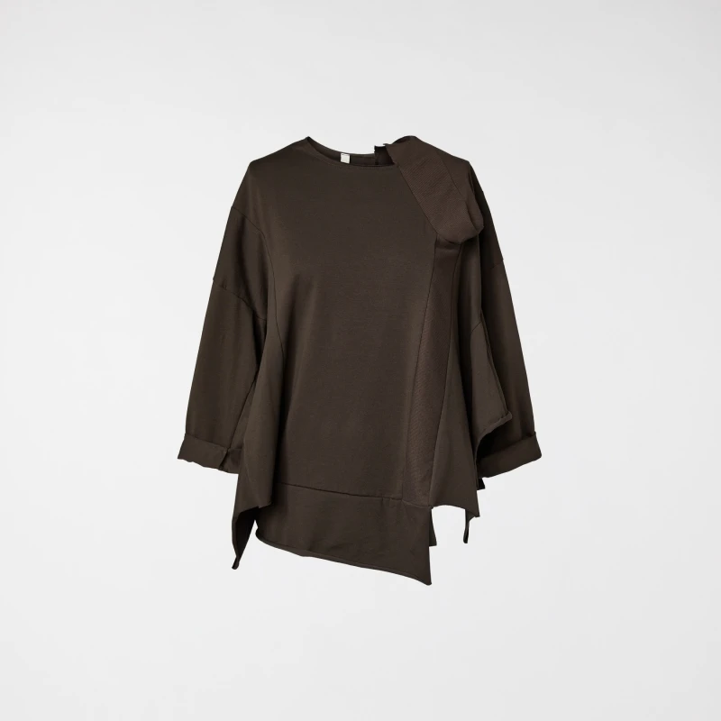 BLUSA CON DETALLES DE PUNTO...