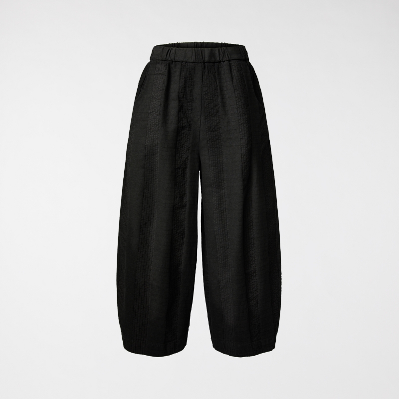 RELIEF COTTON FABRIC TROUSERS