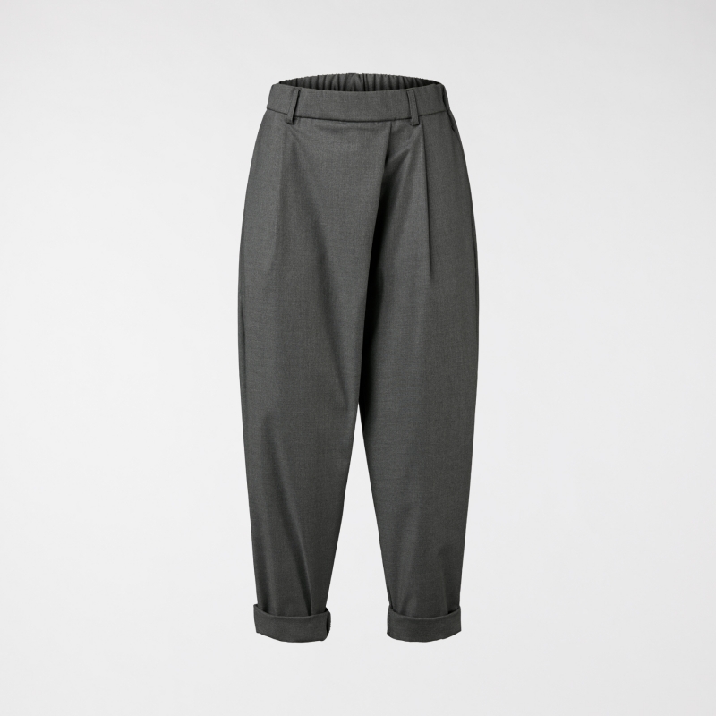 PANTALONES CON PLIEGUES EN...