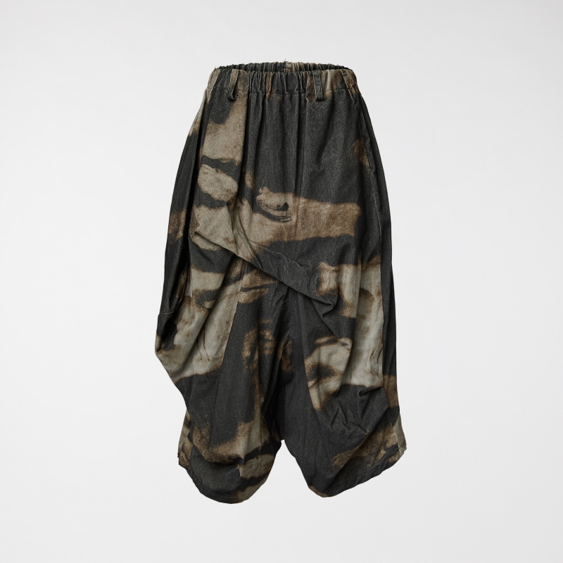 TROUSERS WITH PLEAT...