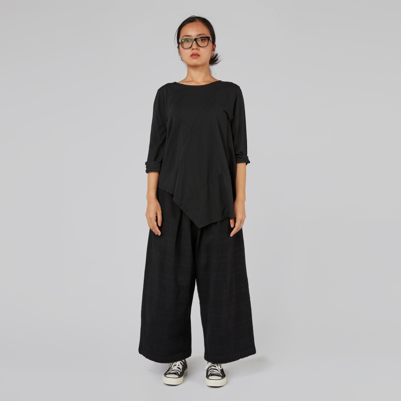 CAMISETA ASIMÉTRICA NEGRO