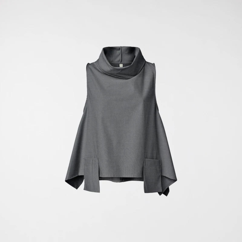 VEST WITH FRONTAL POCKETS