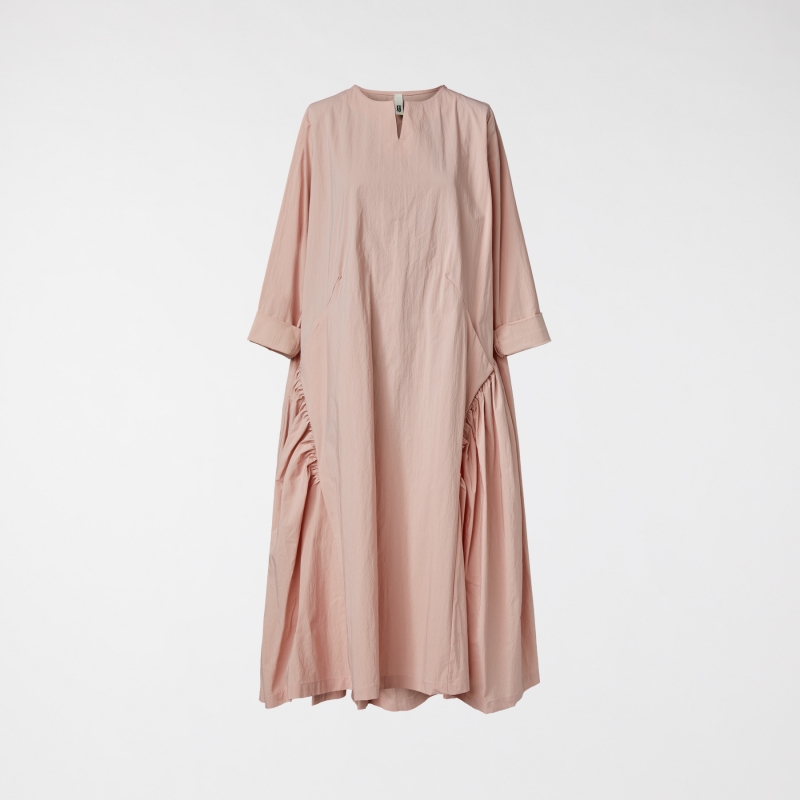 DRESS WITH PLEAT DETAIL PINK