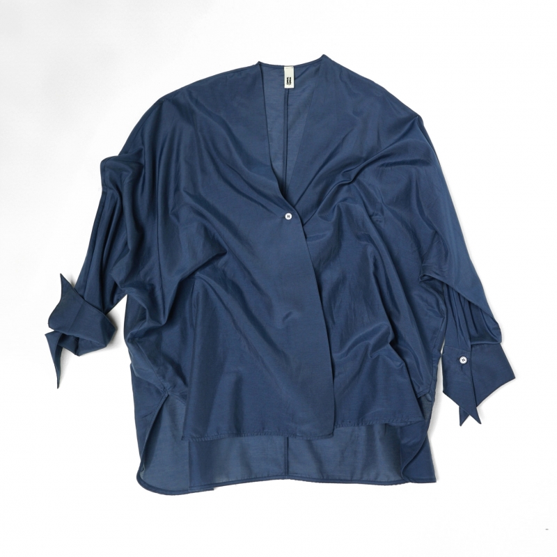 CAMISA SEMITRANSPARENTE CON...