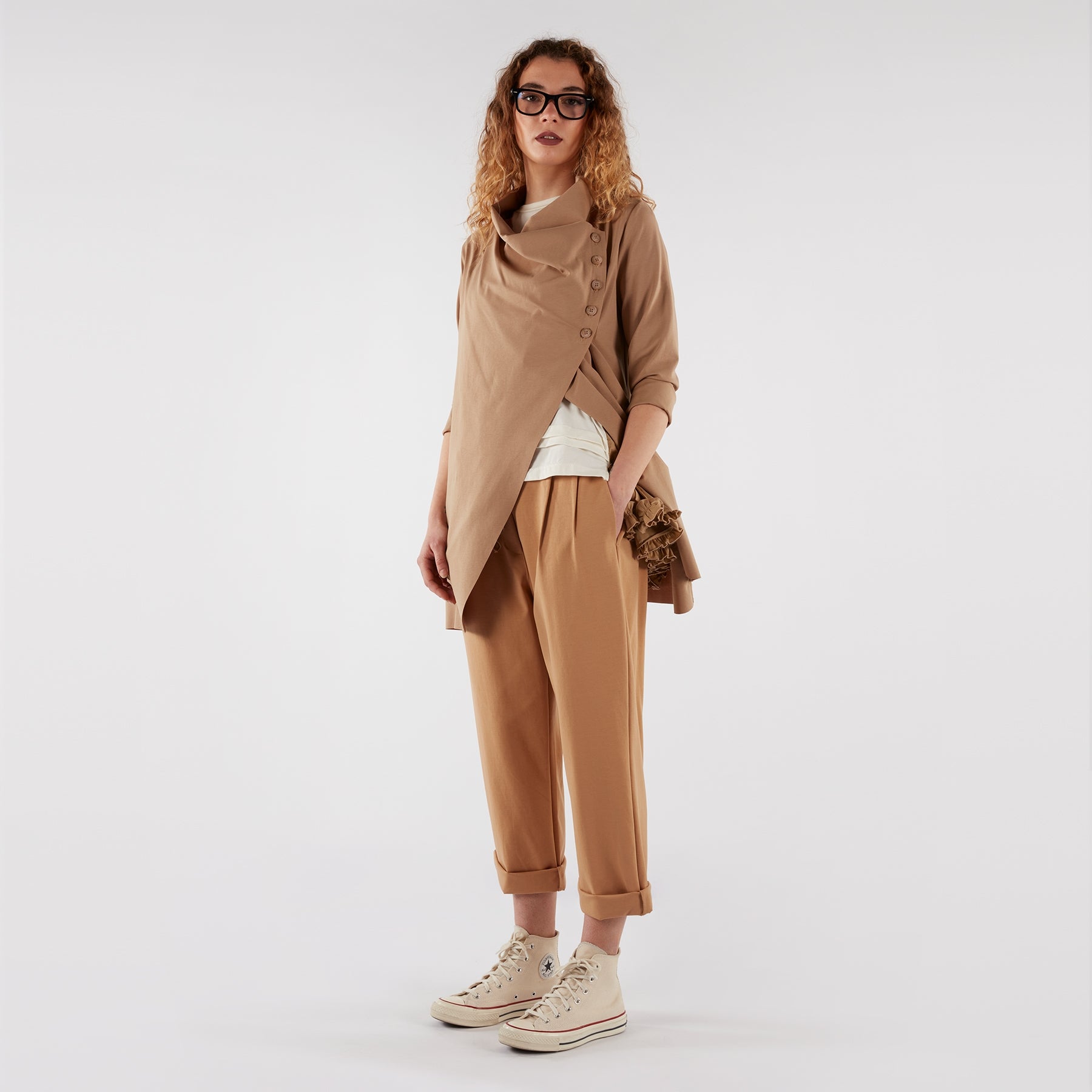 PANTALONES HOLGADOS CON PLIEGUES