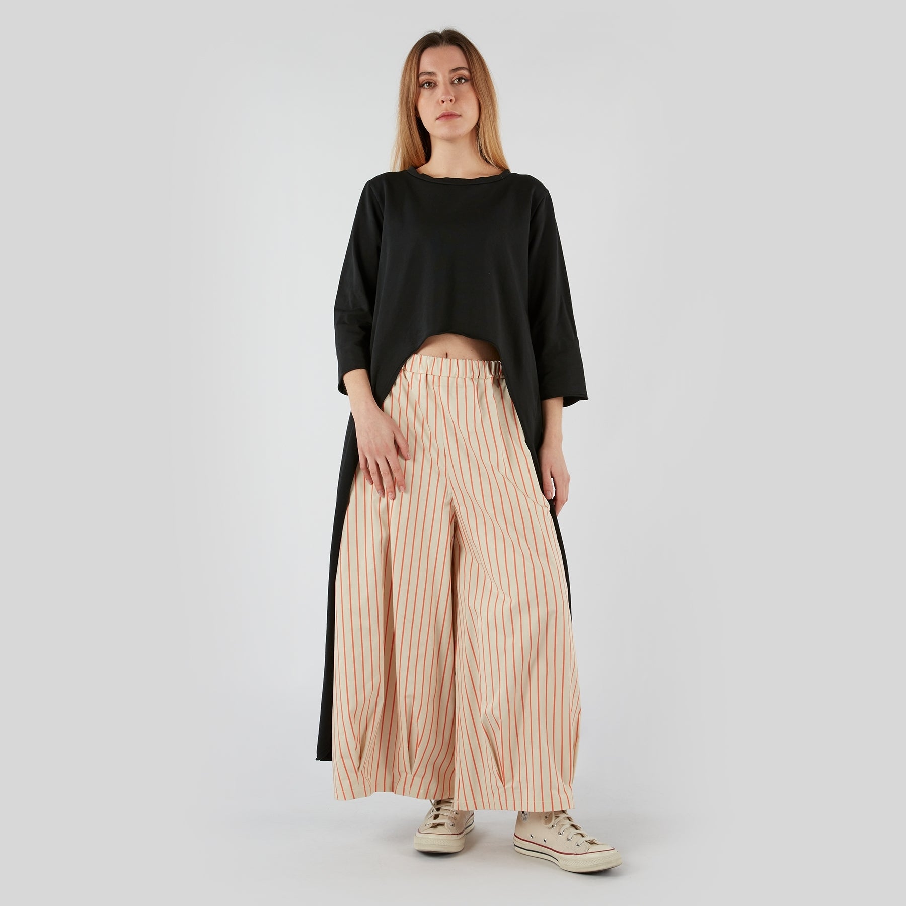 LONG T-SHIRT WITH CROPPED FRONT
