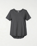BASIC SHORT-SLEEVED T-SHIRT
