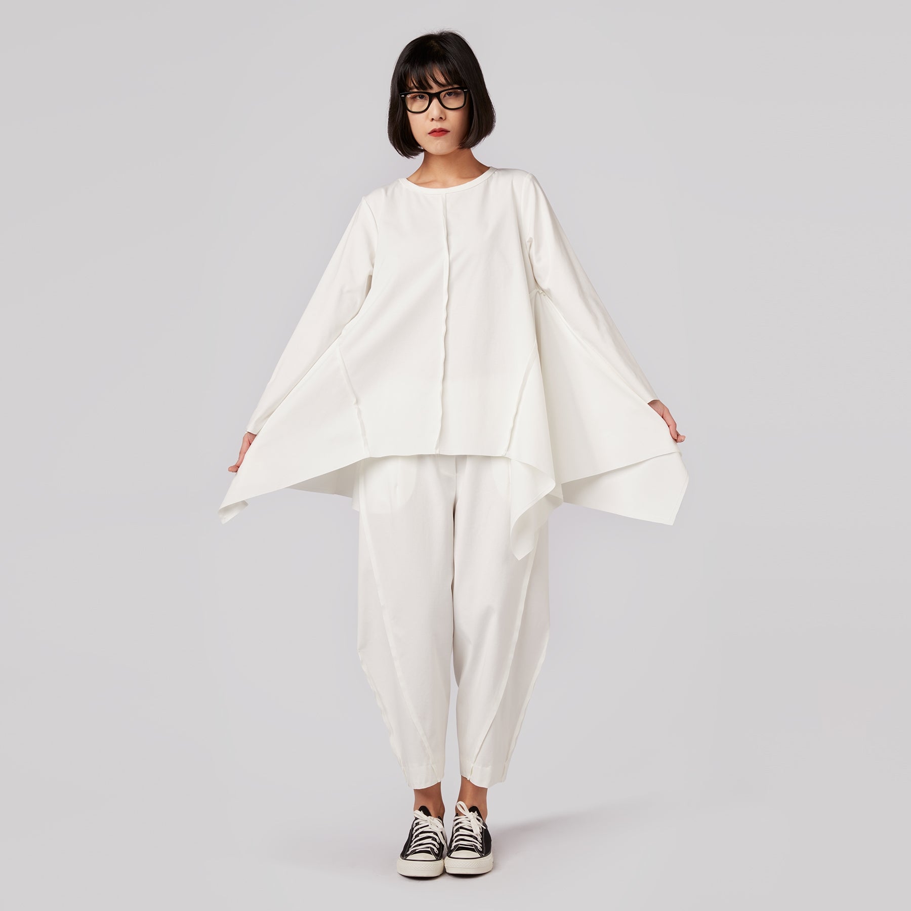 SPODNIE MATERIAŁOWE PUNTO MILANO Z ZEWNĘTRZNYMI SZWAMI