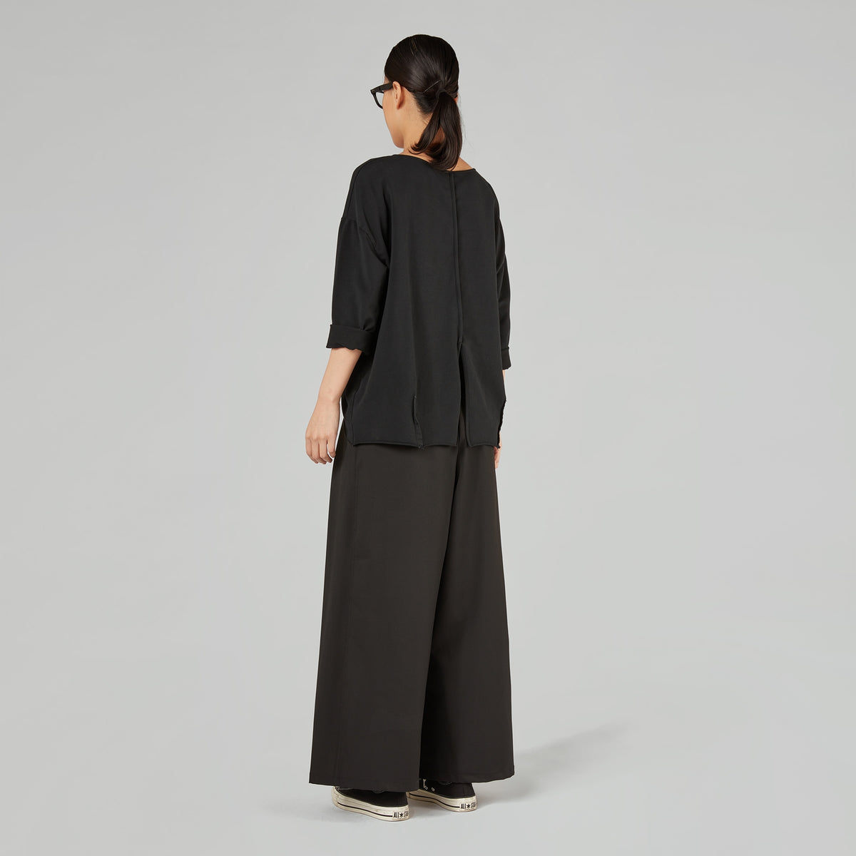 SWEATSHIRT WITH BACK SPLIT