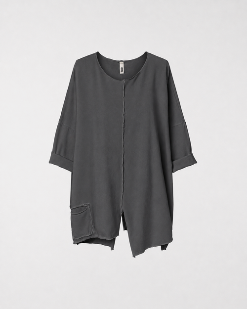 T-SHIRT MIT KLEINER TASCHE