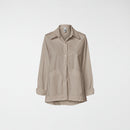 CAMISA CON BOLSILLOS APLICADOS BEIGE