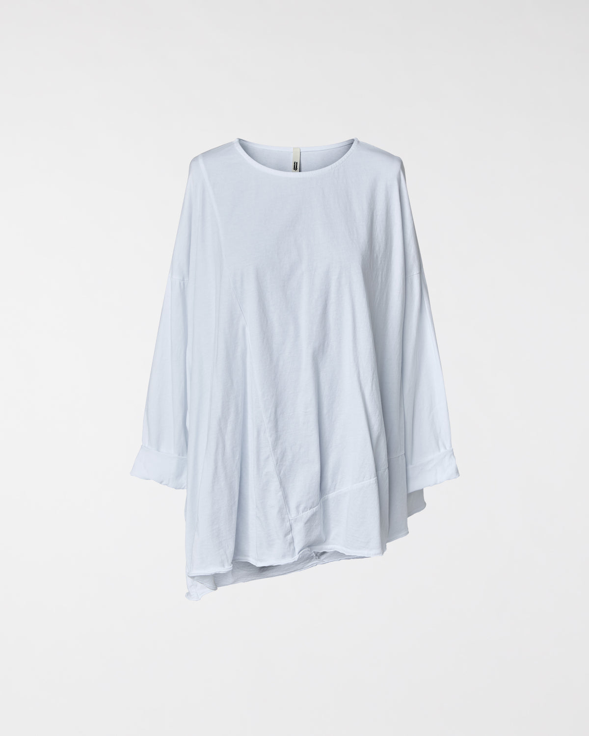 T-SHIRT MIT DRAPIERUNG AUF DER RÜCKSEITE