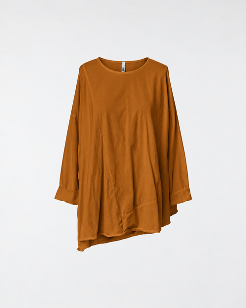 T-SHIRT MIT DRAPIERUNG AUF DER RÜCKSEITE