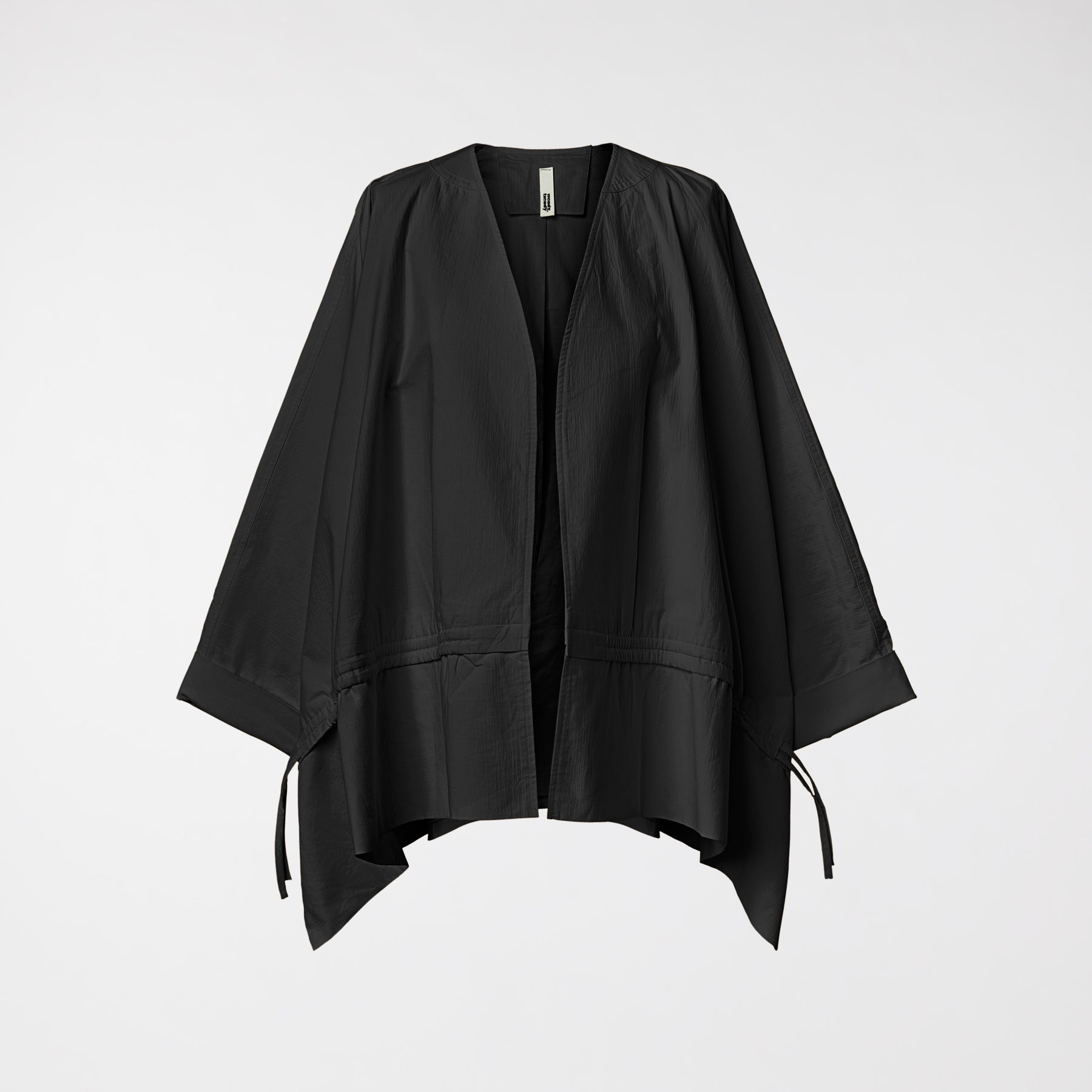 CHAQUETA KIMONO CON COULISSE NEGRA