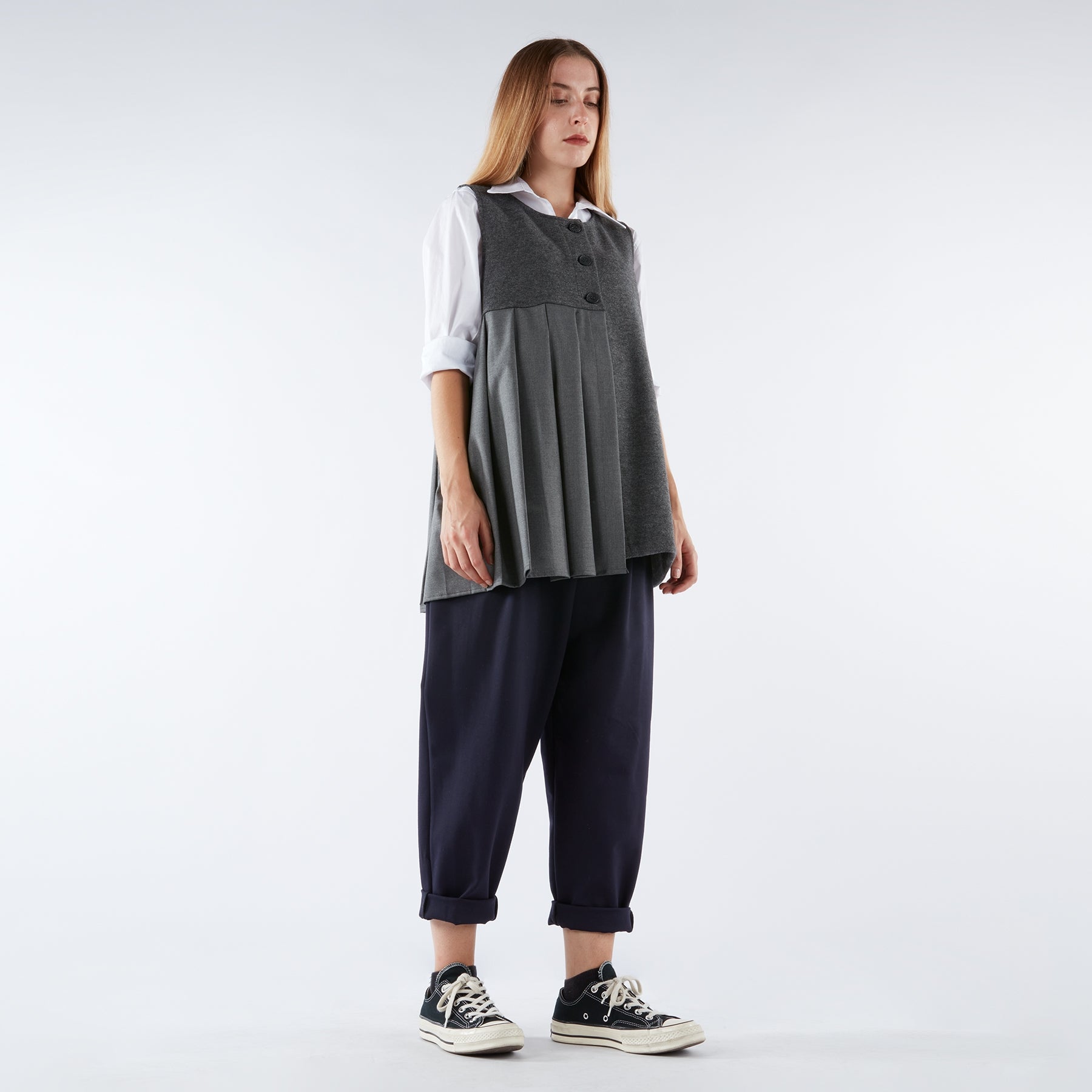 PANTALÓN BAGGY CON PLIEGUES EN LA CINTURA