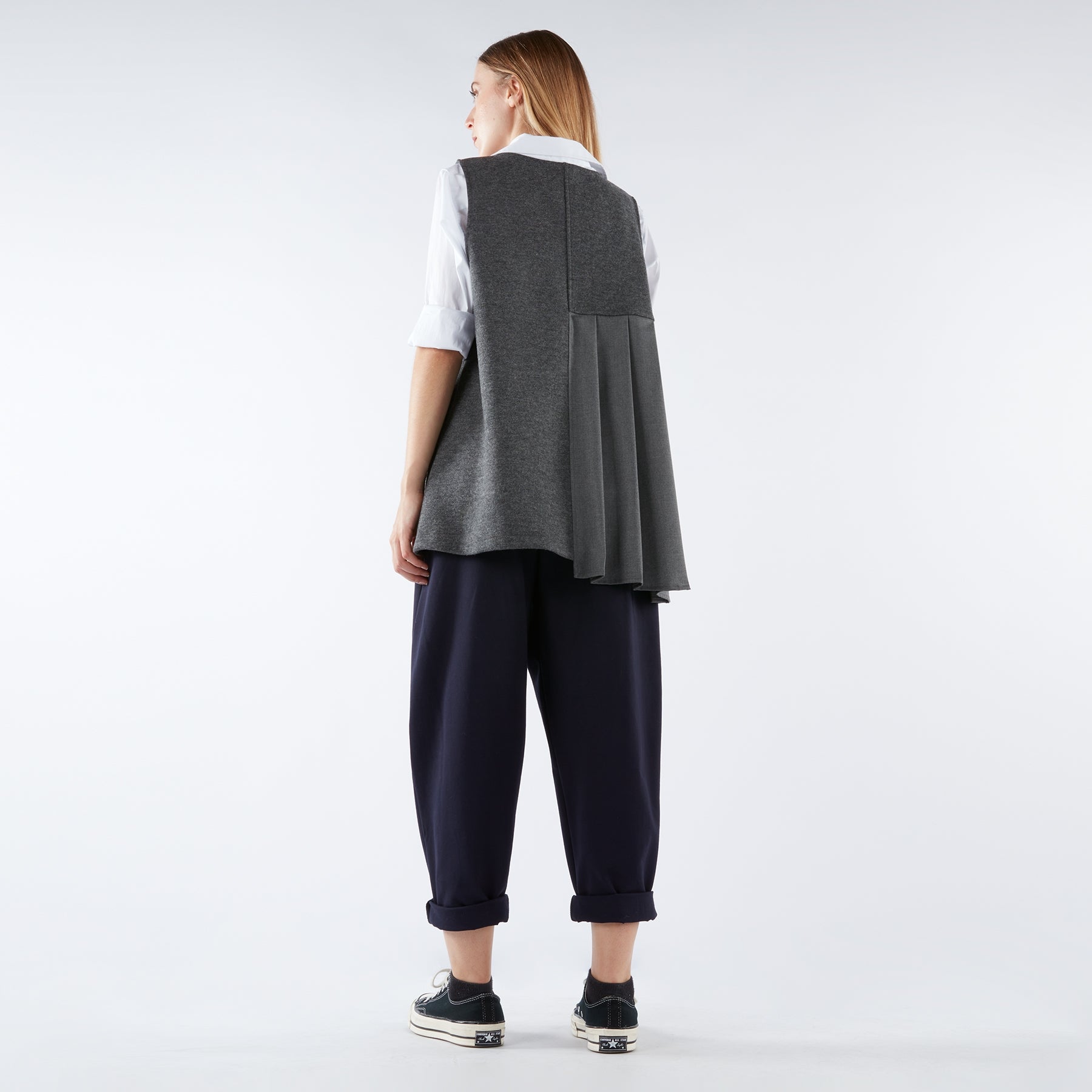 PANTALÓN BAGGY CON PLIEGUES EN LA CINTURA