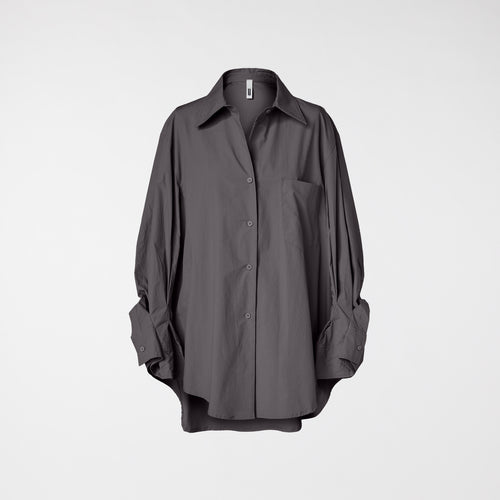 CAMICIA CON DETTAGLIO RIPIEGATO SUL POLSO