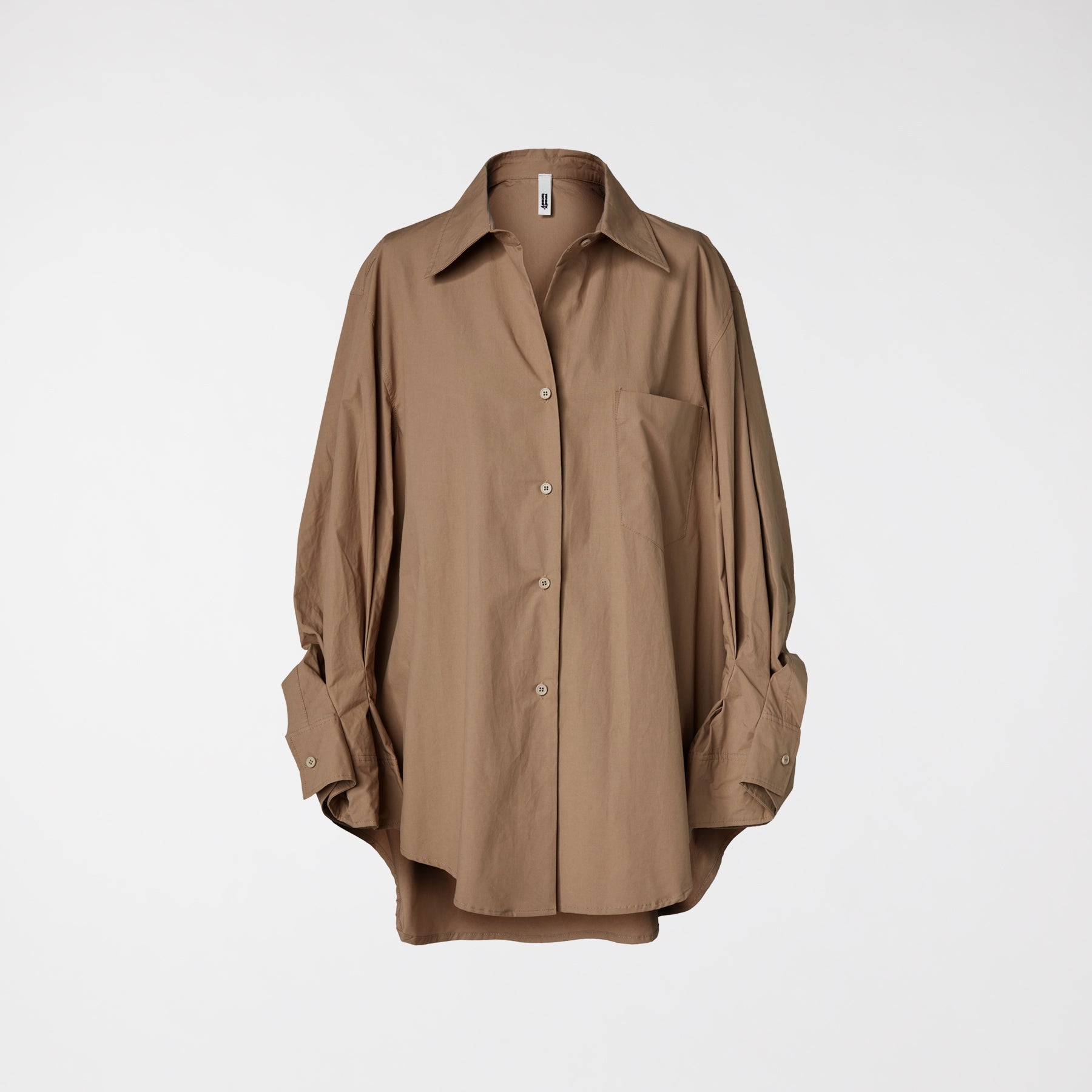 CAMICIA CON DETTAGLIO RIPIEGATO SUL POLSO