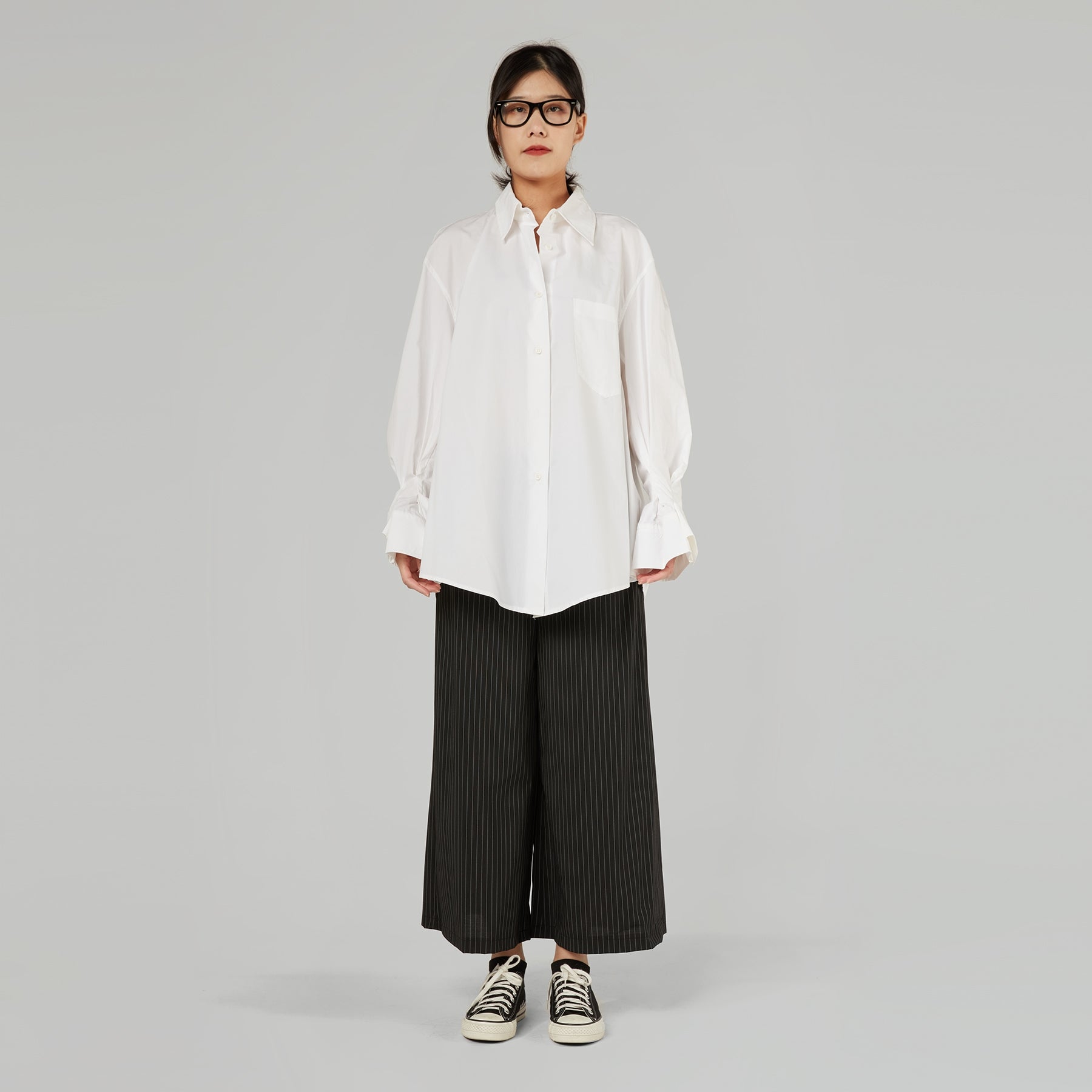 SHIRT WITH FOLDED DETAIL ON THE WRIST