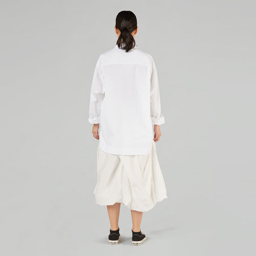 SHIRT WITH ACCESSORIES ON THE COLLAR