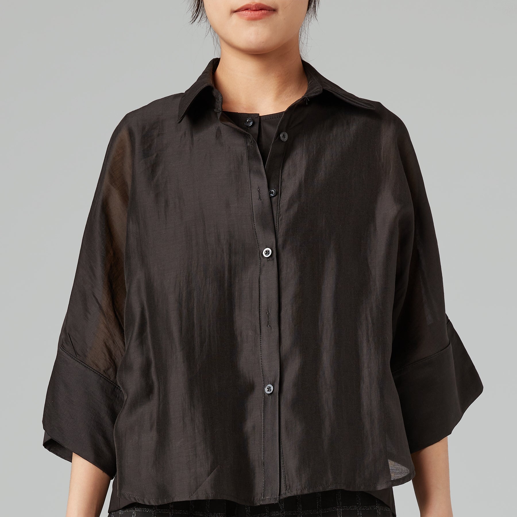 CROP FIT SEMI-SHEER SHIRT BLACK